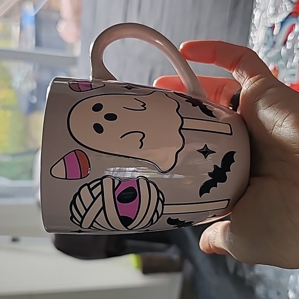 Cute halloween mug!!!! - Picture 2 of 5